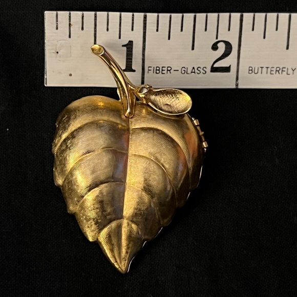 Vintage Avon Perfume Locket - Picture 5 of 10